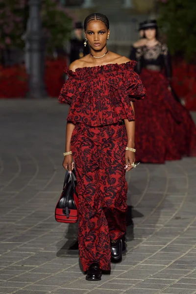 Look 37